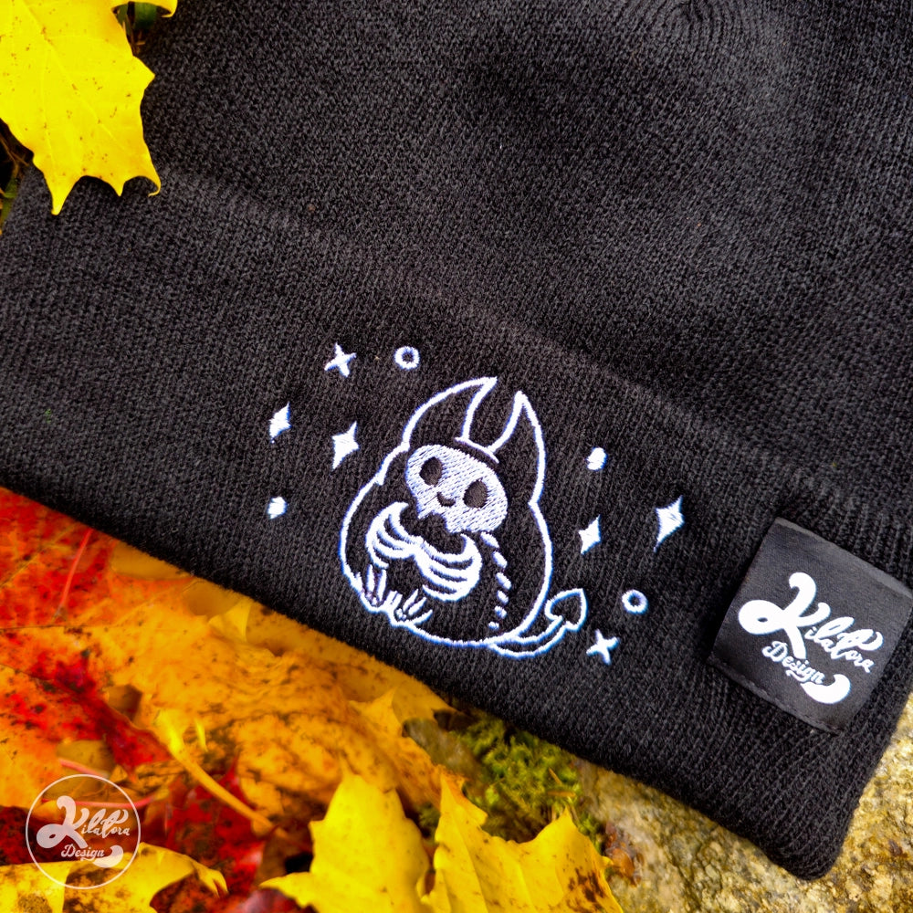 tora_skeleton_beanie_by_kilatora_design.